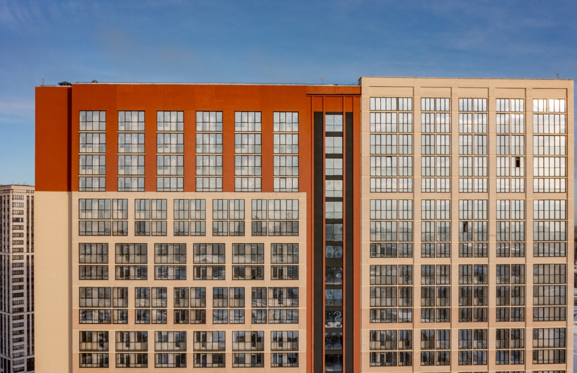 Апт. Ворошилов, фасад здания